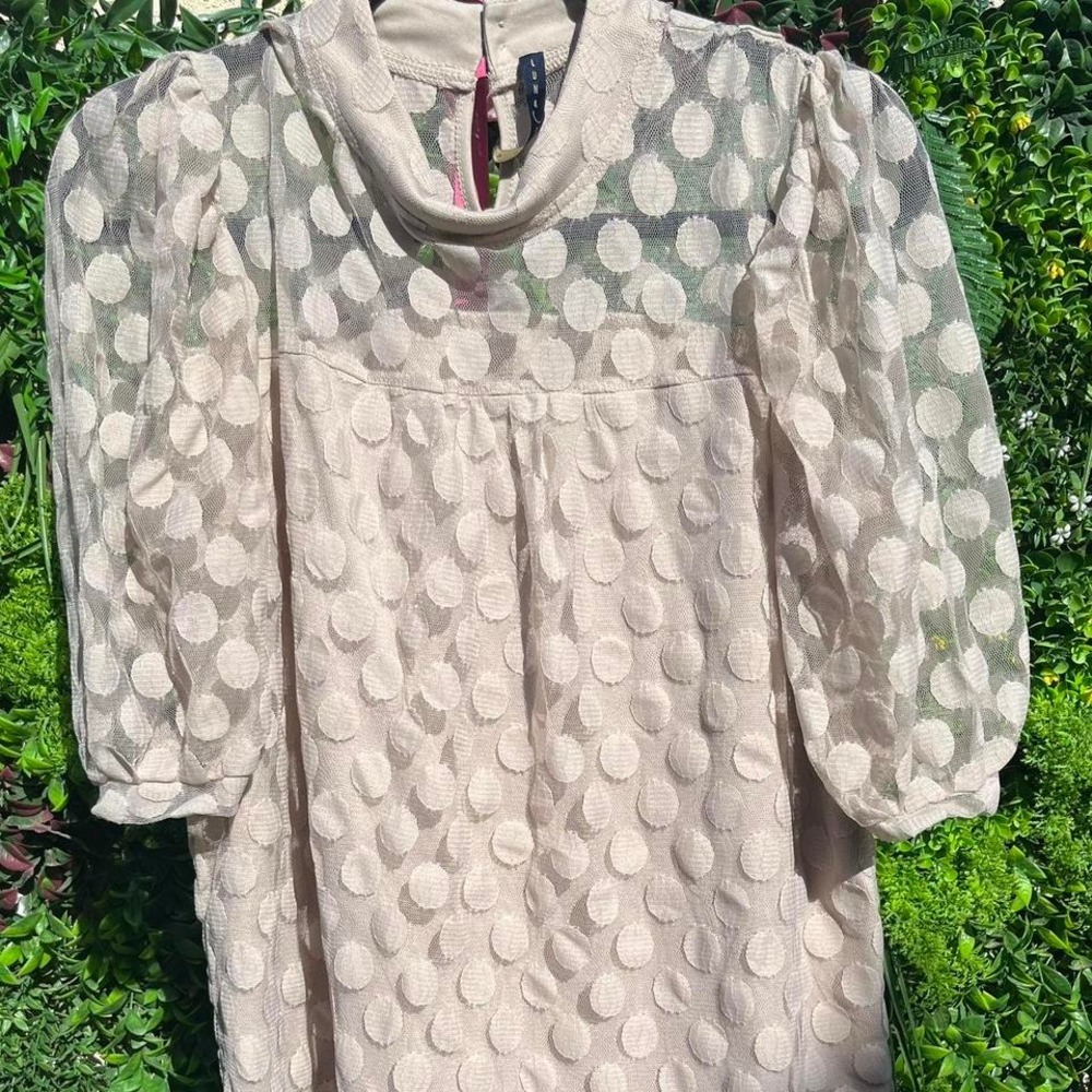 Luna Rae Size Large Cream Beige Mock Neck Polka Dot Mesh Short Sleeve Top